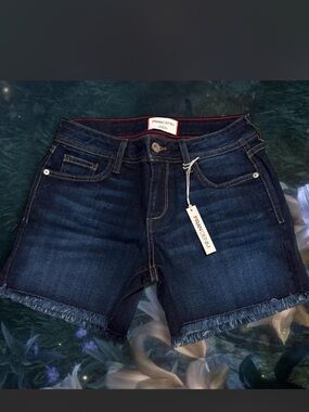 NWT Fran Denim "Melissa" Athletic Fit Shorts Size 26